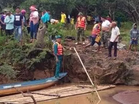 Lực lượng chức năng tìm thấy thi thể 2 nạn nhân vào sáng 13-10