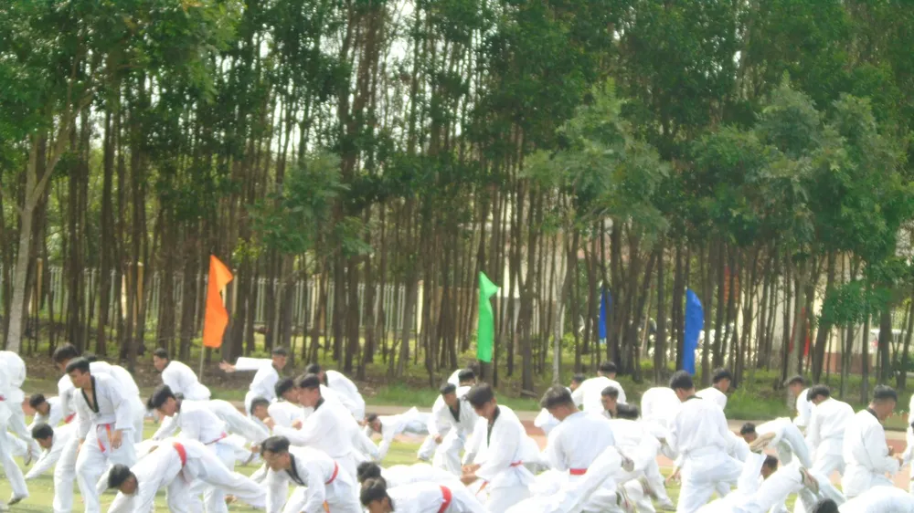 Bộ Tự lệnh Cảnh sát cơ động bế giảng huấn luyện đầu khóa cho học viên hệ chính quy