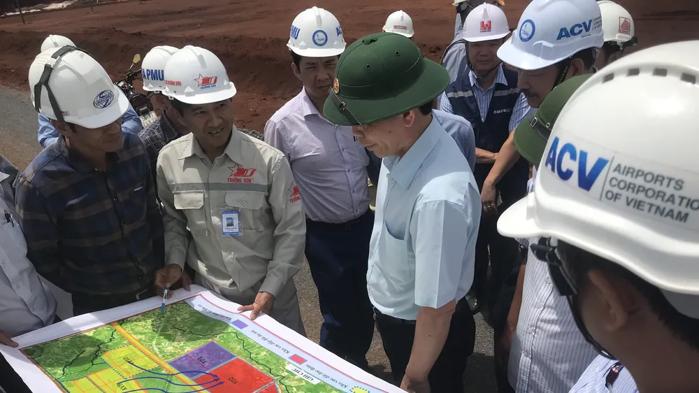 Thứ trưởng Bộ GTVT Lê Anh Tuấn kiểm tra tiến độ thi công sân bay Long Thành