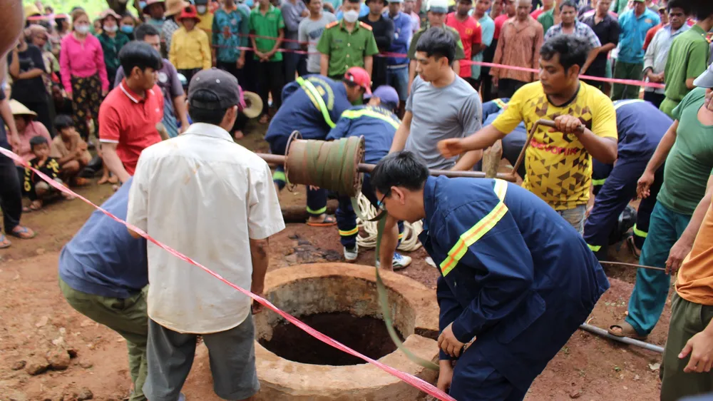 Hai thanh niên đồng bào S’tiêng tử vong thương tâm dưới giếng sâu 30m