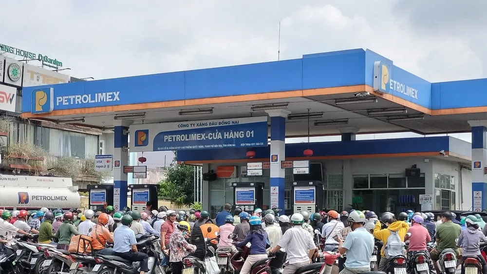 Đồng Nai: Nhiều cây xăng vừa mở bán trở lại chiều hôm qua lại tiếp tục đóng cửa