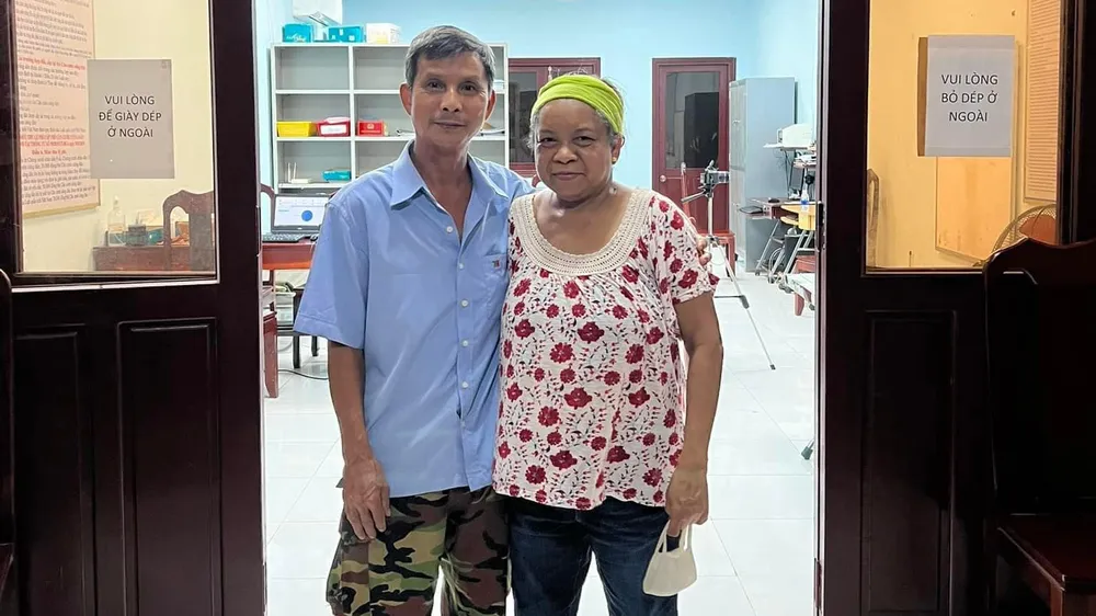 2 chị em đoàn tụ sau gần nửa thế kỷ bặt vô âm tín