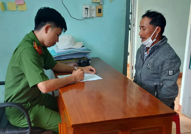 Đối tượng bị truy nã 28 năm ra đầu thú