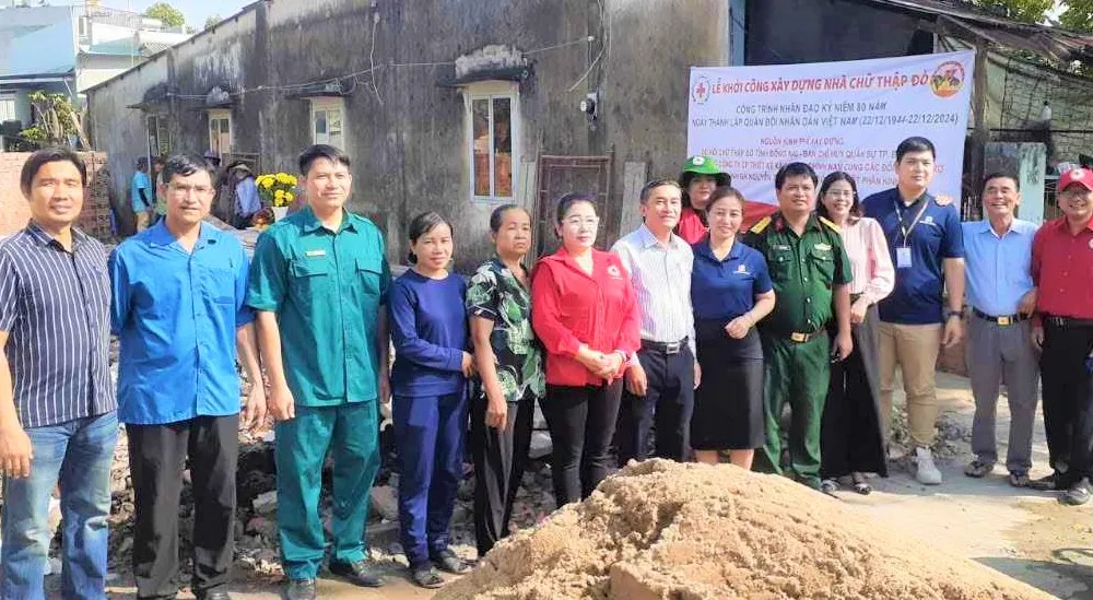 Hỗ trợ xây nhà cho hộ nghèo, người dân bị thiệt hại do mưa lũ 