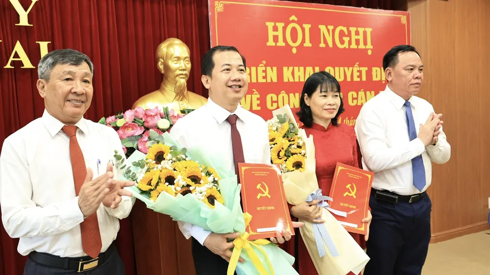 Đồng Nai: 17 cán bộ lãnh đạo chủ chốt xin nghỉ hưu trước tuổi
