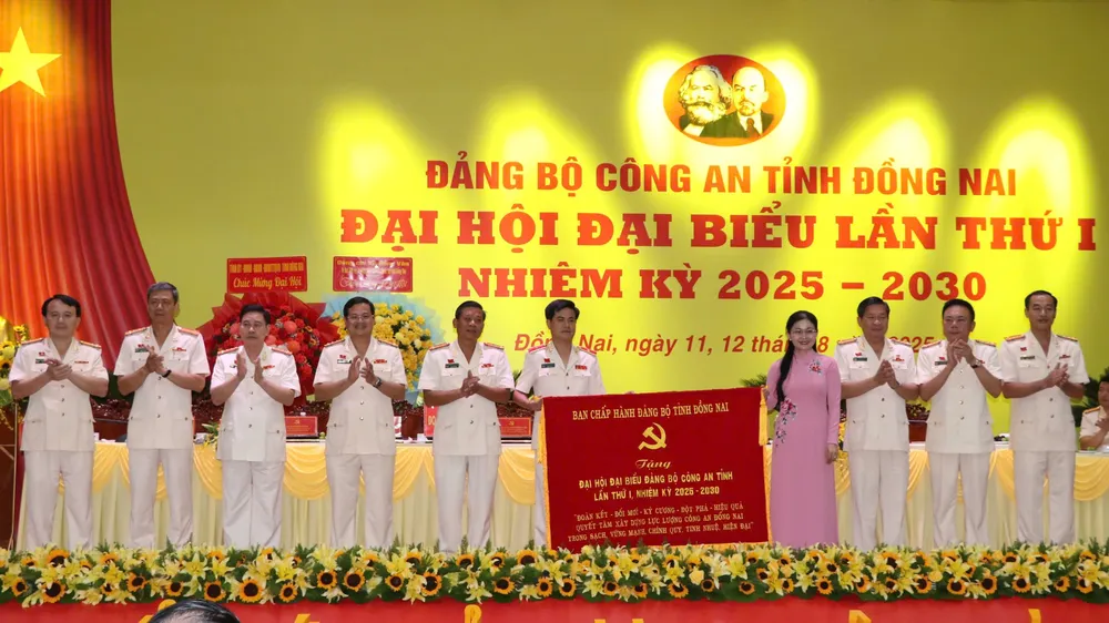 Xây dựng Công an tỉnh Đồng Nai trong sạch, vững mạnh
