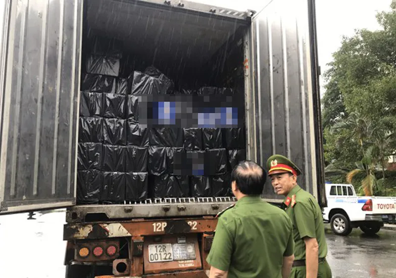 Bắt lô rượu “khủng” vận chuyển vào Nam tiêu thụ dịp Tết