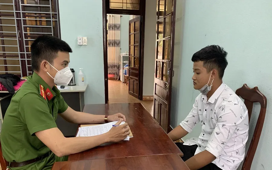 Bắt 2 đối tượng vờ mua hàng rồi bắt trói nhân viên, cướp tài sản