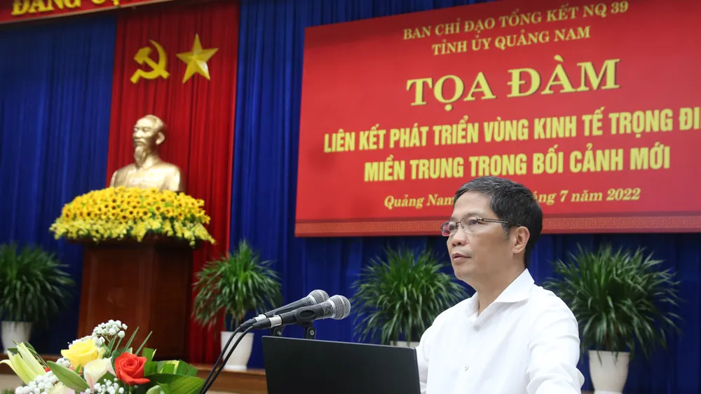 Trưởng Ban Kinh tế Trung ương phát biểu chỉ đạo Tọa đàm. Ảnh: NGUYỄN CƯỜNG