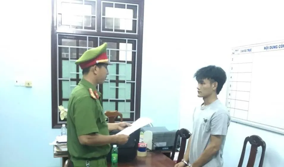 Đối tượng Lê Đức Sơn tại cơ quan công an