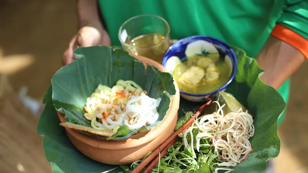 Không chỉ là món ăn, Mỳ Quảng còn mang nét văn hóa ẩm thực dân gian đặc trưng của Quảng Nam. Ảnh: NGUYỄN CƯỜNG