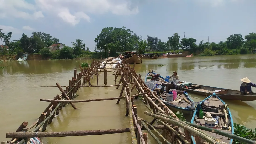 Quảng Nam: Dùng cát nạo vét sông Cổ Cò để đắp đập ngăn mặn trên sông Vĩnh Điện