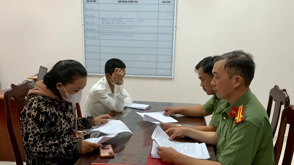 Quảng Nam xử phạt 2 người chuyển cuộc gọi đòi nợ đến đường dây nóng của Bộ Công an