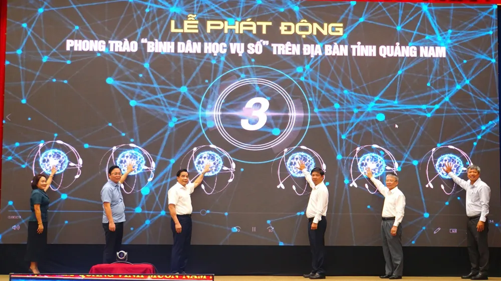 Quảng Nam mở kênh "bình dân học vụ số"