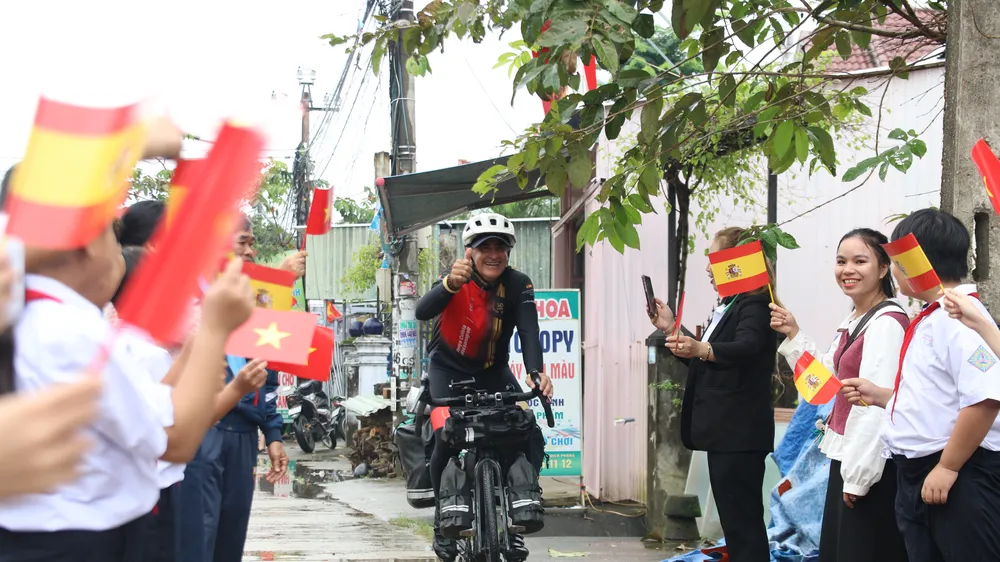 Đấu giá chiếc xe đạp của VĐV Marino, gây quỹ hỗ trợ phòng chống lũ