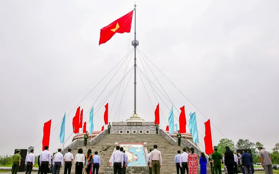 Lễ thượng cờ thống nhất non sông tại Đôi bờ Hiền Lương - Bến Hải