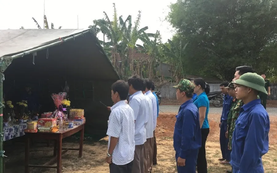 Hiện 8 hài cốt liệt sĩ đang được quản lý nghiêm tại vị trí tìm thấy để chính quyền và người dân địa phương thăm viếng