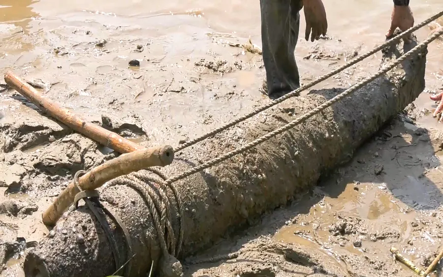 Phát hiện quả bom nặng 227 kg dưới lòng sông Thạch Hãn