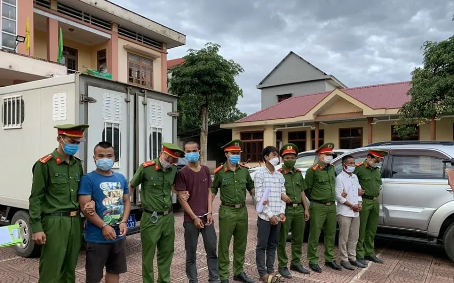 Các đối tượng bị Công an huyện Hướng Hóa bắt tạm giam