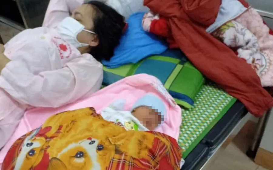 Kịp thời hỗ trợ sản phụ chuyển dạ khi đang trên đường về quê bằng xe máy