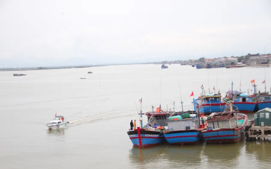 Quảng Trị cấm biển, ứng phó bão số 8