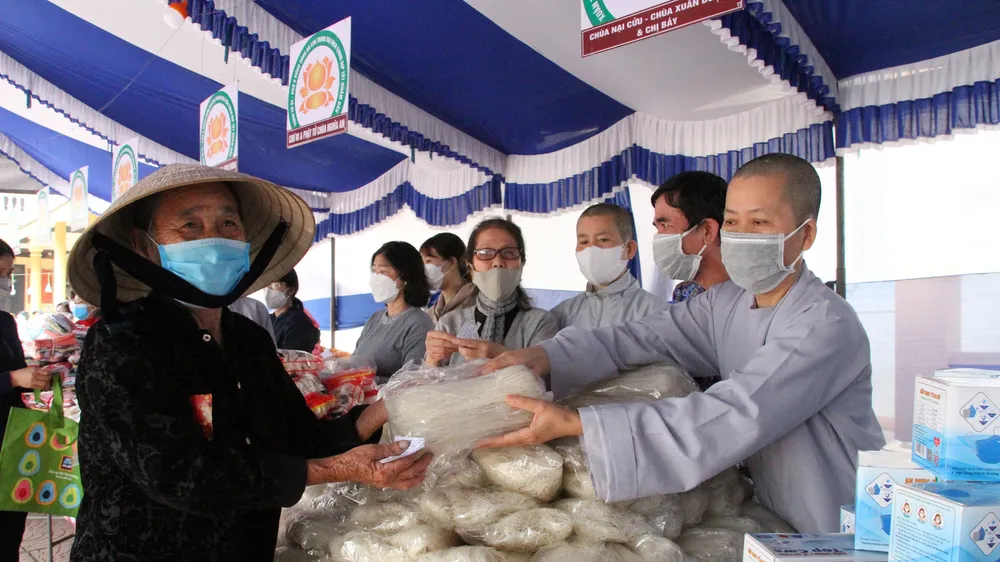 Quảng Trị: “Phiên chợ 0 đồng” ấm lòng người dân khó khăn 
