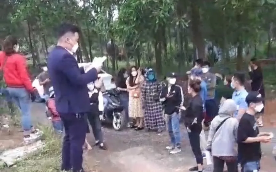 Hàng trăm “cò đất” tranh nhau chốt lô ở khu vực khó quy hoạch điểm dân cư