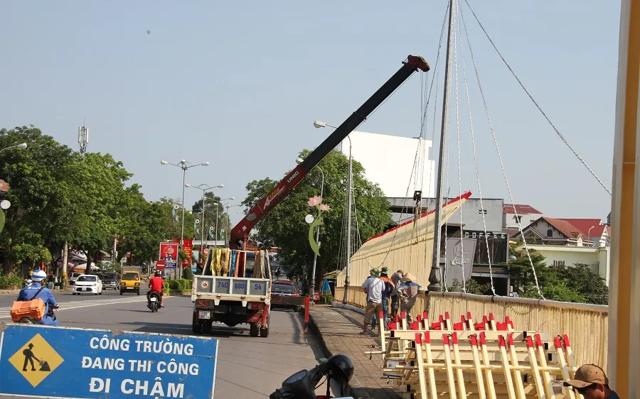 Quảng Trị: Các hạng mục trang trí có thiết kế “lạ” ở cầu Đại An được tháo dỡ
