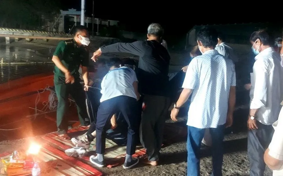 Vụ 2 mẹ con mất tích ở cầu Cửa Việt: Tìm thấy thi thể người mẹ sau hơn 2 ngày mất tích