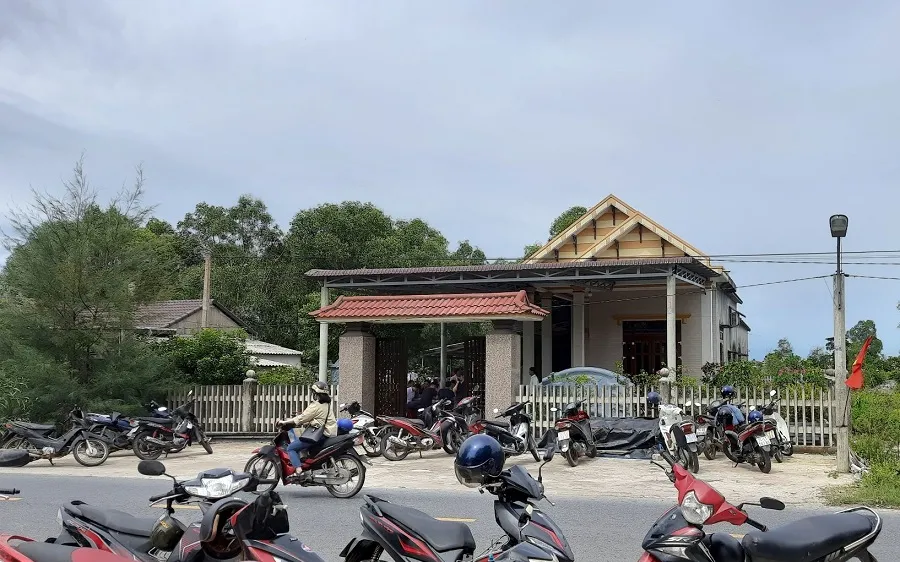 Học sinh trốn trên trần nhà vờ bị bắt cóc, nhắn tin tống tiền cha mẹ