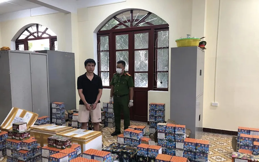 Quảng Trị: Bắt quả tang thanh niên tàng trữ, vận chuyển 450kg pháo