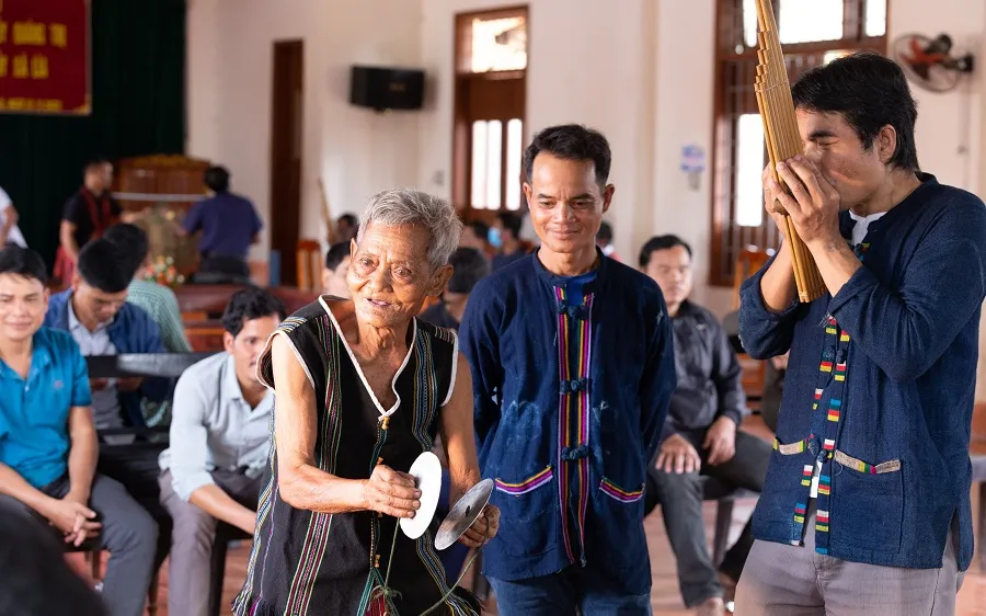 Lớp học "níu giữ" nét đẹp văn hóa truyền thống của người Vân Kiều, Pa Kô 