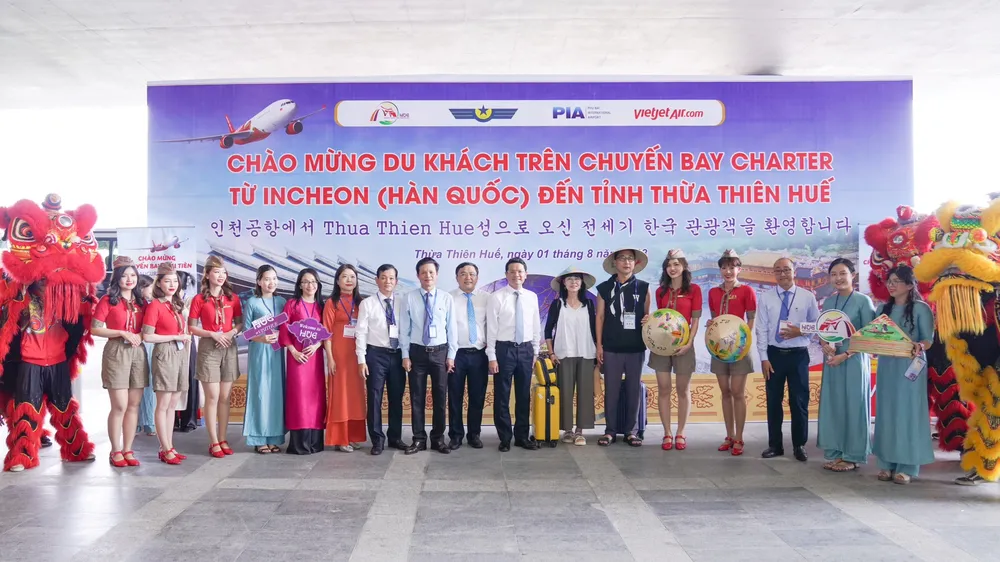 Nhà ga mới Phú Bài (Huế) đón đoàn khách Hàn Quốc đầu tiên