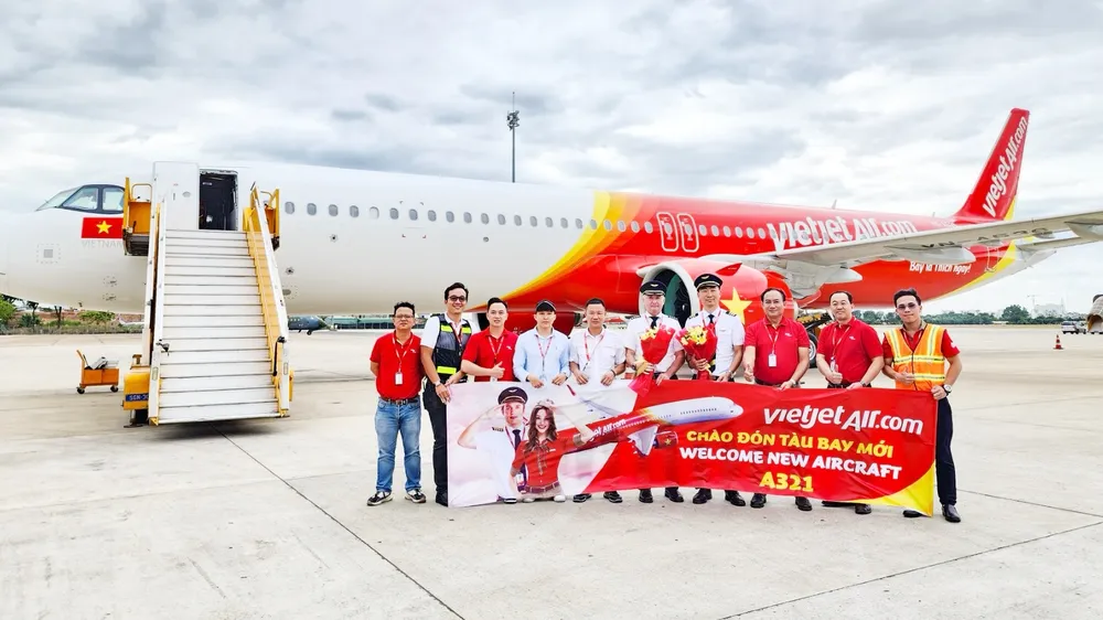 Mừng sinh nhật, đón Giáng sinh, Vietjet có thêm máy bay mới hiện đại