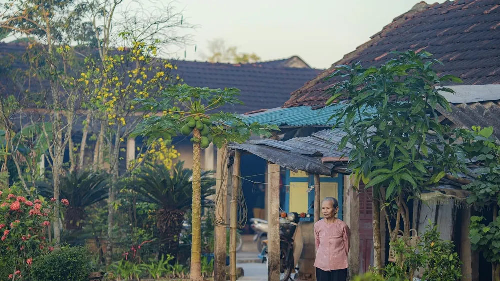Nỗi niềm tha hương, thương mạ ngày về