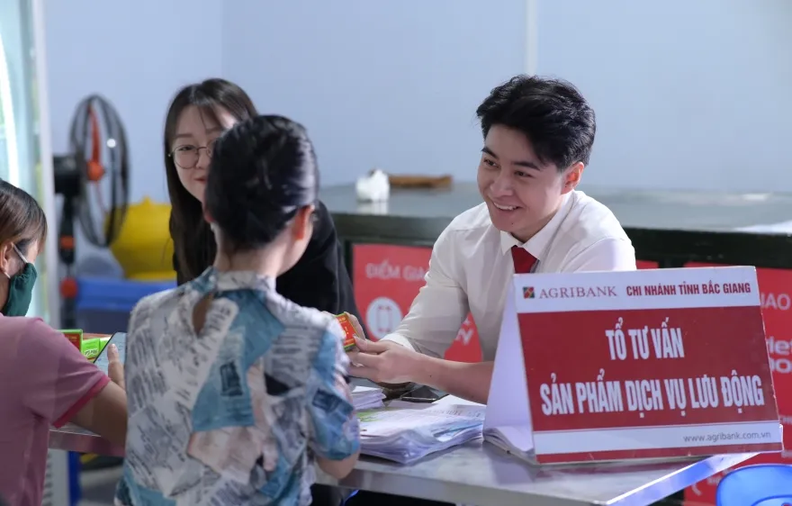 Ưu tiên vốn tín dụng tháo gỡ khó khăn cho sản xuất kinh doanh, thúc đẩy tăng trưởng