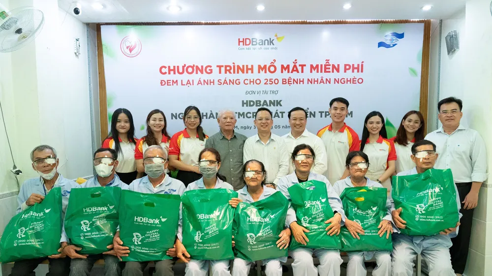 HDBank tiếp tục hành trình mang lại ánh sáng cho 2.500 bà con trong năm 2024