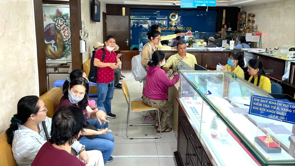 Gian nan hành trình… mua bán vàng