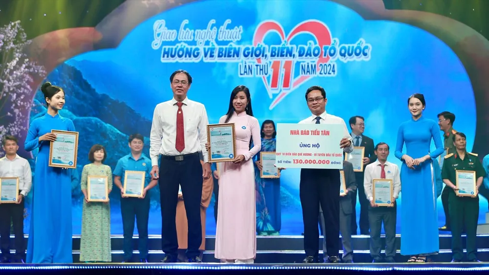 Gần 35,4 tỷ đồng đóng góp quỹ “Vì biển đảo quê hương - Vì tuyến đầu Tổ quốc”