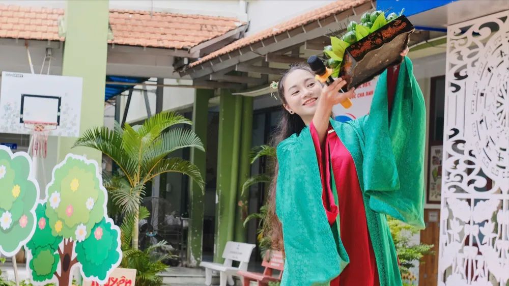 Cô giáo trẻ với tình yêu áo dài