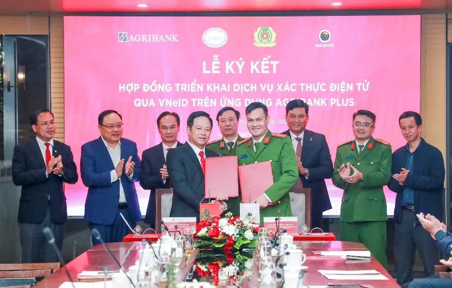 Agribank và Trung tâm RAR - Bộ Công an ký kết triển khai dịch vụ xác thực điện tử qua VNeID