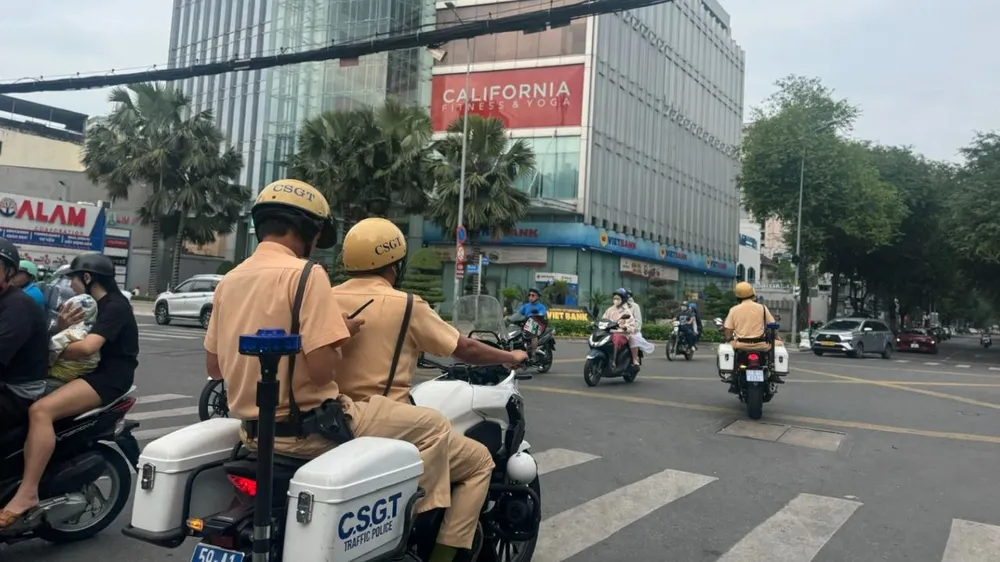 Chung tay xây dựng văn hóa giao thông