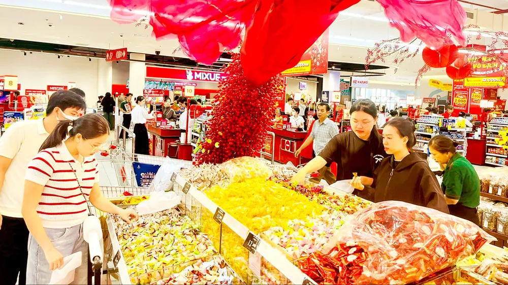 Hàng tết: Giá bán ổn định, nhiều khuyến mãi