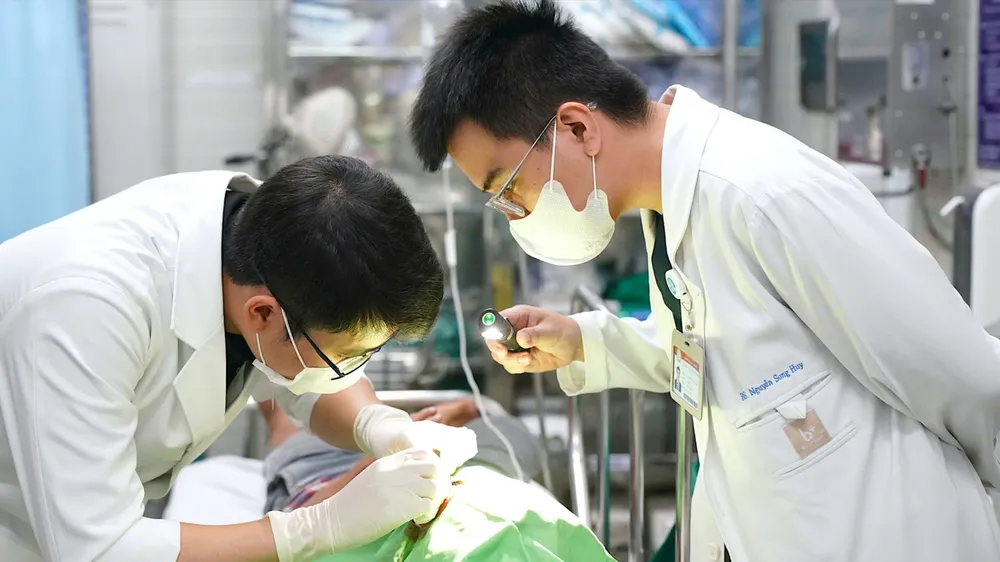 Những chiến binh áo trắng nơi lằn ranh sinh tử