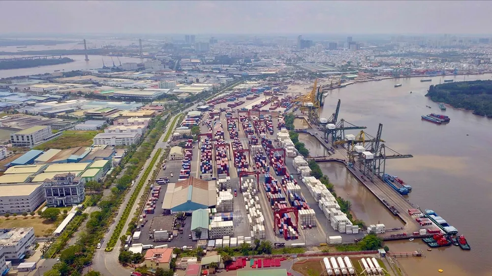 Khu công nghiệp, khu chế xuất tại TPHCM: Sốt ruột chờ chuyển đổi