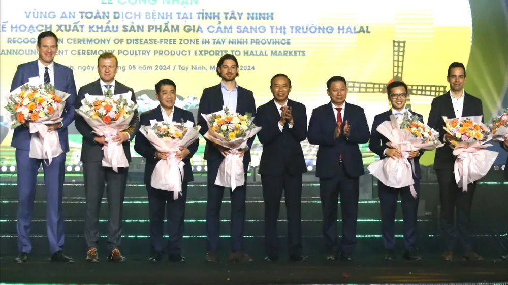 Thu hút đầu tư ở Đông Nam Bộ - Tăng chất và lượng - Bài 2: Nâng cao hiệu quả chăn nuôi bằng công nghệ cao