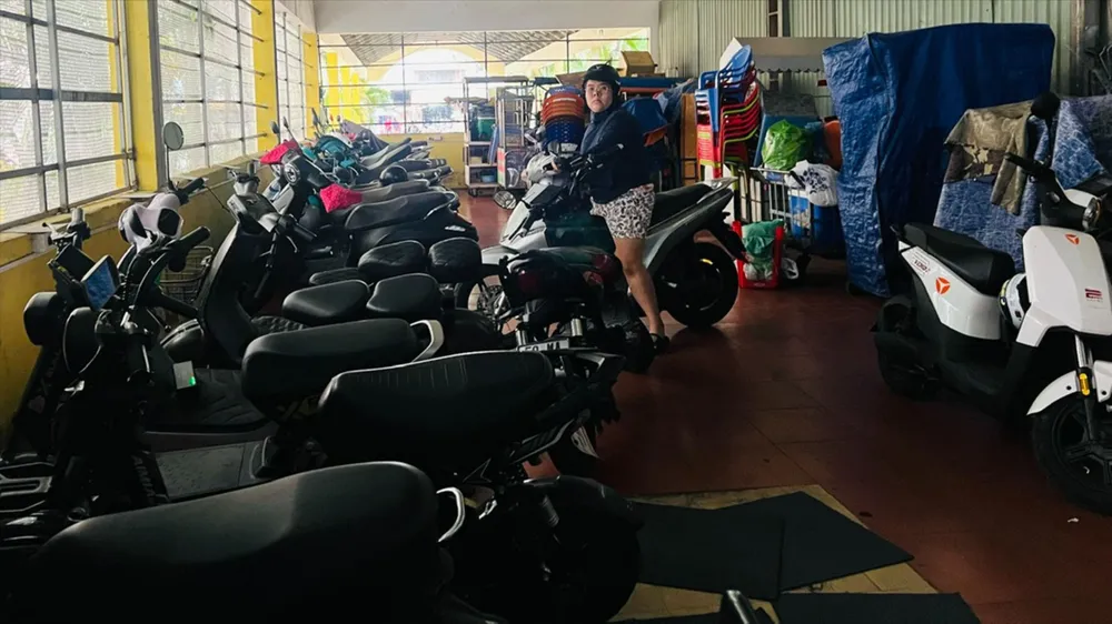 Cư dân thấp thỏm vì xe điện trong hầm chung cư