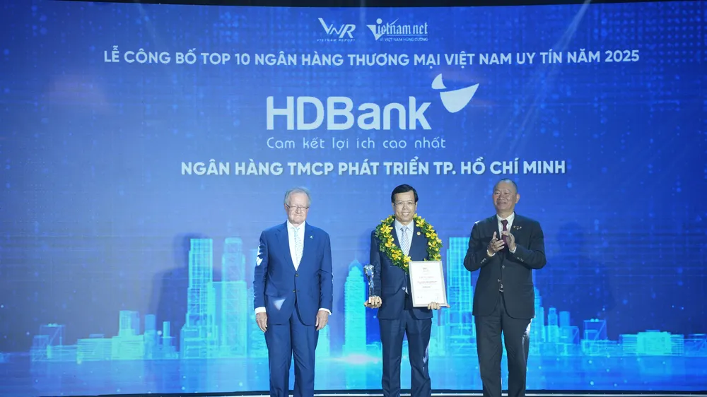 HDBank giữ vị trí thứ 3 Top ngân hàng niêm yết uy tín và hiệu quả nhất Việt Nam