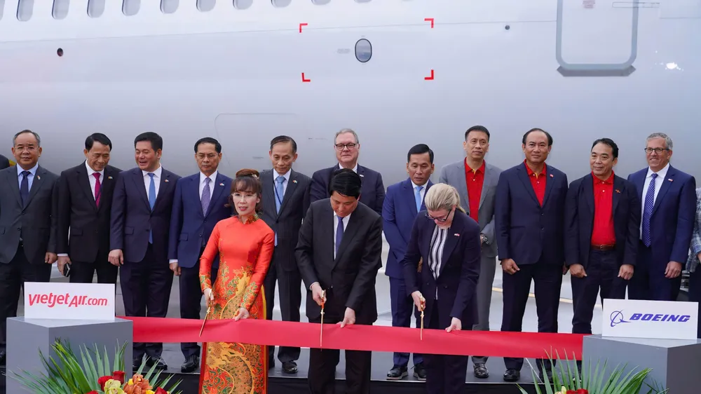 Chủ tịch nước Lương Cường chứng kiến Vietjet nhận bàn giao máy bay Boeing đầu tiên – dấu mốc 30 năm quan hệ Việt Nam – Hoa Kỳ