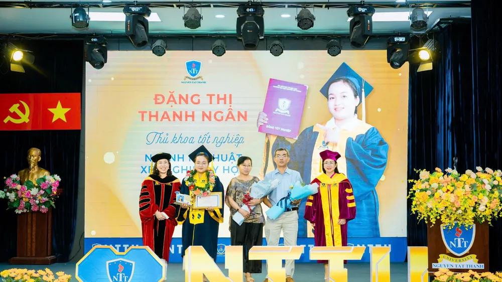Từ giảng đường đến đỉnh cao tri thức: Khi khát vọng và bản lĩnh tạo nên dấu ấn thủ khoa